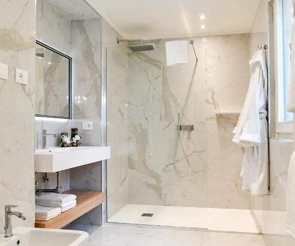 Sempione Boutique 4* ستريزا